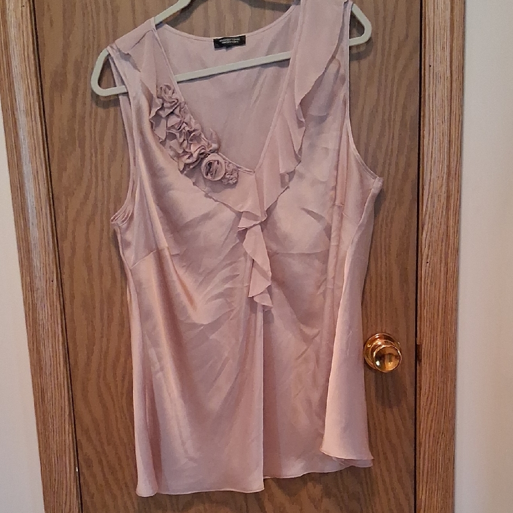 Chic Blush Sleeveless Blouse with Ruffle Detail